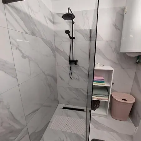 Apartamento Sandra 2 *